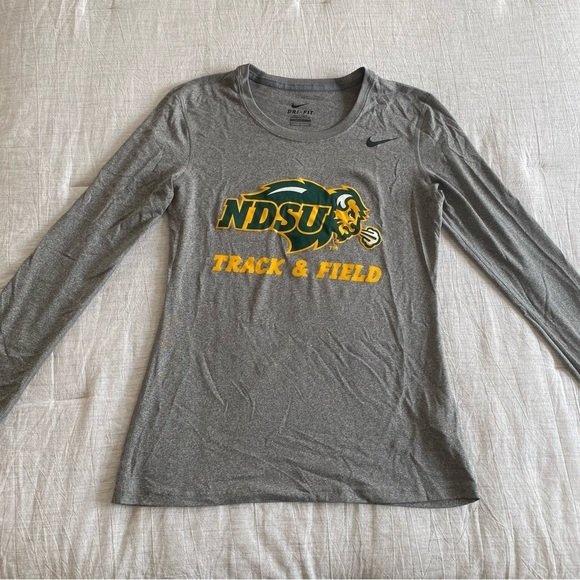 Nike Dri fit NDSU Track & Field Gray Long Sleeve Shirt Sz Small - Picture 6 of 7
